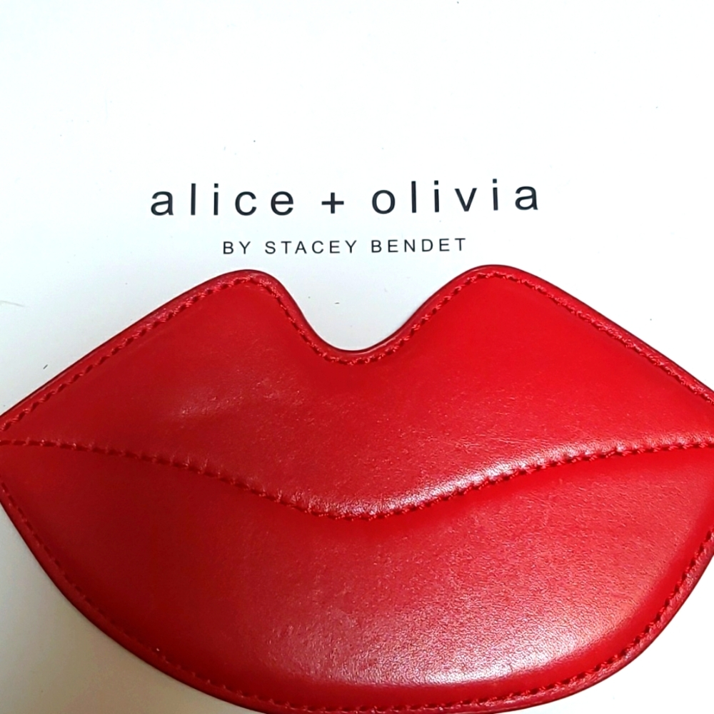 Alice+Olivia lip shape cardholder